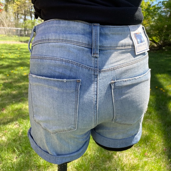 Button up jean shorts NWT - Picture 5 of 8